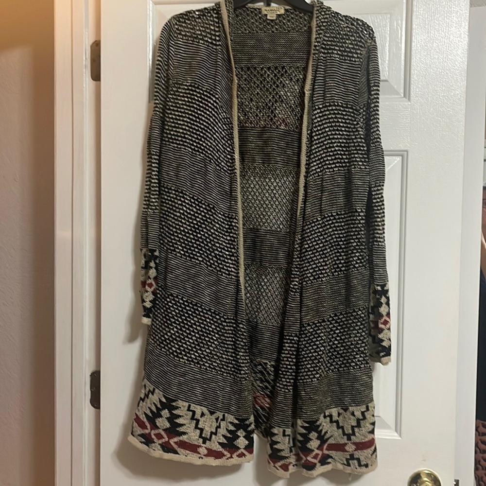 Women's sweater geometric design black, tan, burgundy with hood 1X